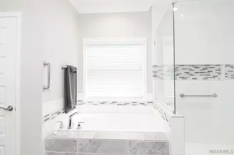 Bath - 3924 Turning Leaf Loop, Montgomery, AL 36116 photo 3 of 5
