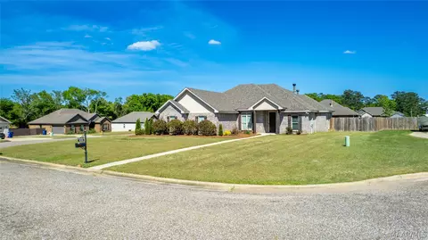 2133 Waterstone Dr, Deatsville, AL 36022