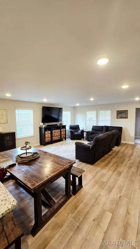 Living - 112 Kohn Dr, Millbrook, AL 36054 photo 2 of 2