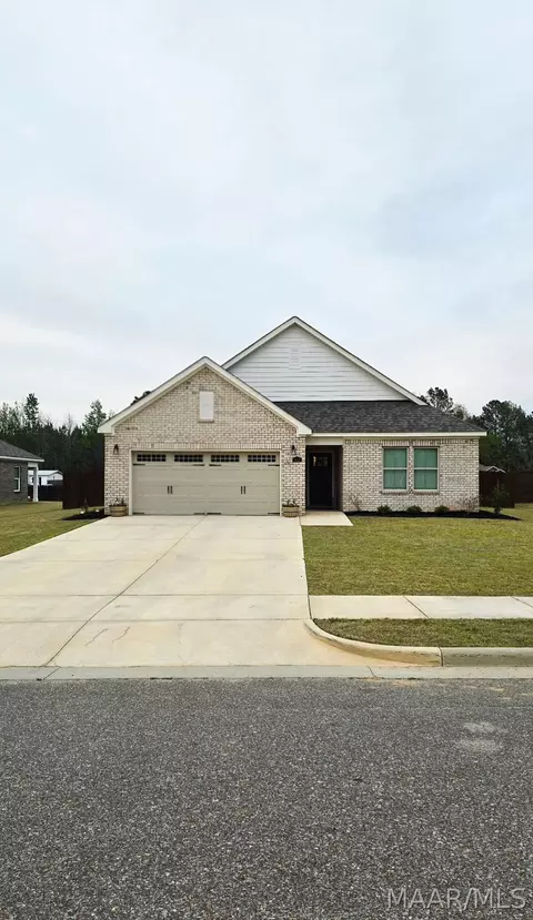 Exterior - 112 Kohn Dr, Millbrook, AL 36054 photo 2 of 8