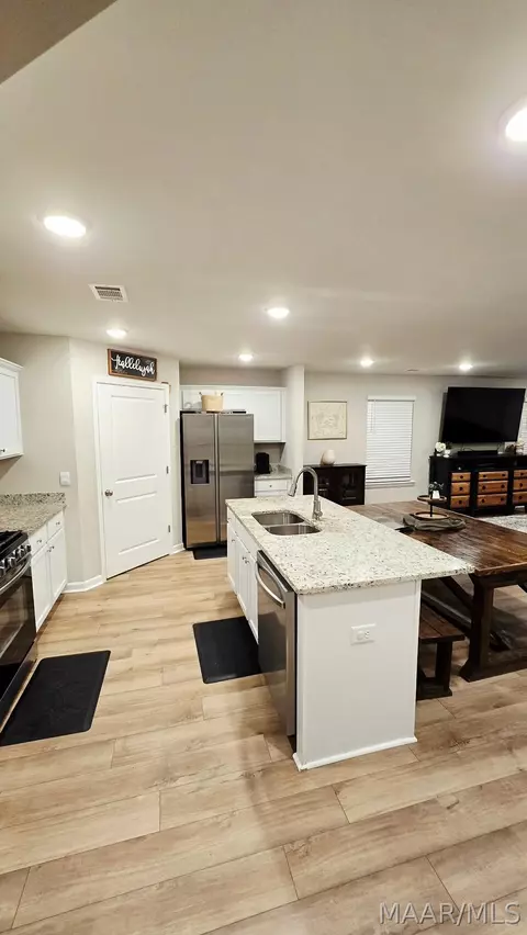 Kitchen - 112 Kohn Dr, Millbrook, AL 36054 photo 1 of 3