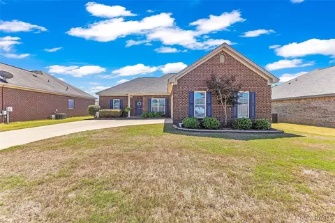 385 Country Club Dr, Wetumpka, AL 36092