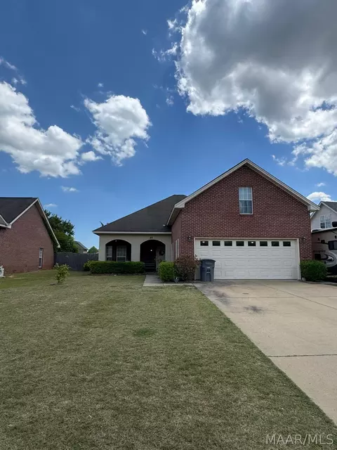 86 Sterling Dr, Elmore, AL 36025