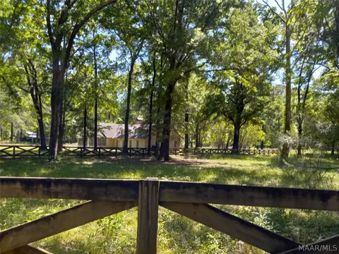 160 Briar Ln, Pike Road, AL 36064