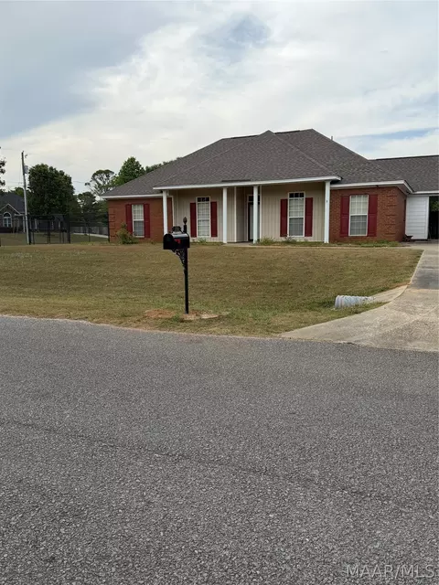 153 Autumn Springs Rd, Deatsville, AL 36022