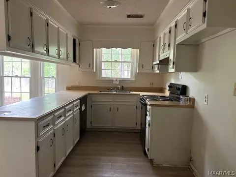 314 Wright Dr, Selma, AL 36701 photo 3