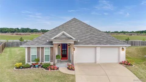 1316 Hemlock Ct, Prattville, AL 36066