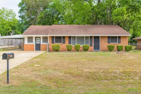 1033 Gipson St, Prattville, AL 36066
