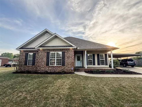 116 Daffodil Ct, Prattville, AL 36067