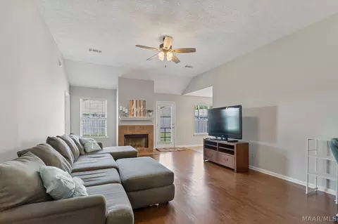 Living - 121 Bishop Ct, Millbrook, AL 36054 photo 3 of 4