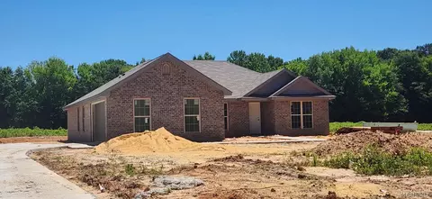 1942 Alpine Dr, Deatsville, AL 36022