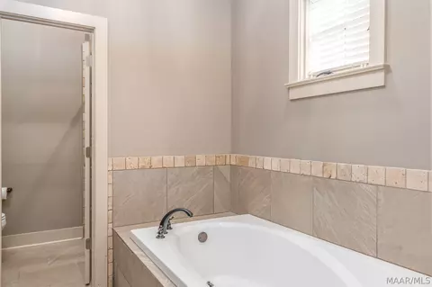 Bath - 5019 Chiltern St, Montgomery, AL 36116 photo 4 of 7