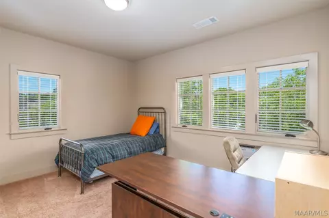 Bedroom - 5019 Chiltern St, Montgomery, AL 36116 photo 7 of 9