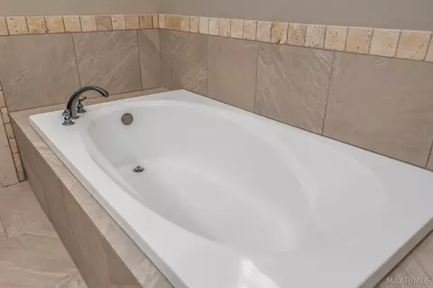 Bath - 5019 Chiltern St, Montgomery, AL 36116 photo 3 of 7