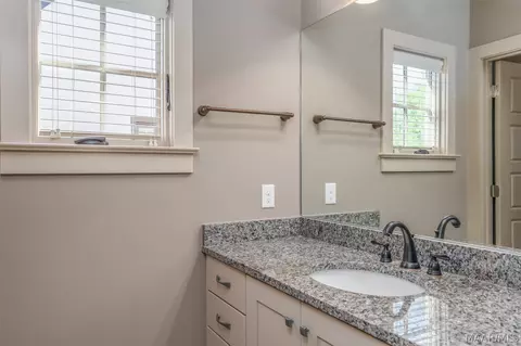Bath - 5019 Chiltern St, Montgomery, AL 36116 photo 6 of 7