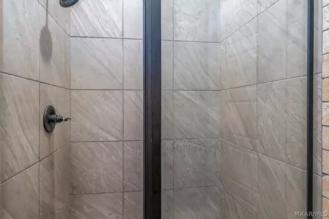 Bath - 5019 Chiltern St, Montgomery, AL 36116 photo 5 of 7