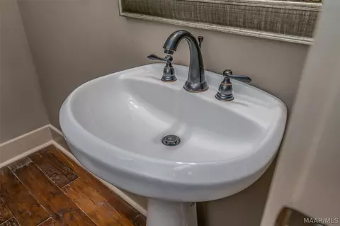 Bath - 5019 Chiltern St, Montgomery, AL 36116 photo 1 of 7