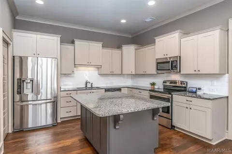 Kitchen - 5019 Chiltern St, Montgomery, AL 36116 photo 1 of 3
