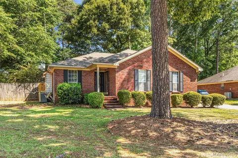 55 Honeysuckle Ct, Wetumpka, AL 36093