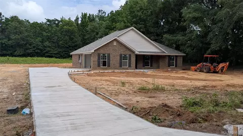 1930 Alpine Dr, Deatsville, AL 36022