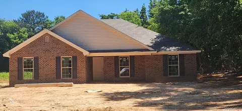 1930 Alpine Dr, Deatsville, AL 36022