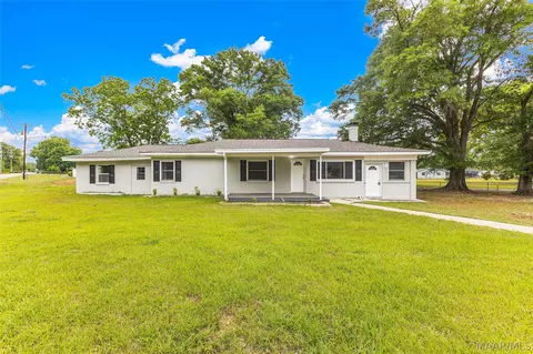 7 Narrow Ln, Wetumpka, AL 36092