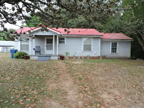 139 Golson Rd, Fort Deposit, AL 36032