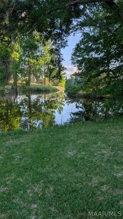 14 Choctaw Rd, Orrville, AL 36767