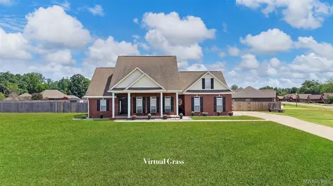 71 Jennifer Ln, Deatsville, AL 36022