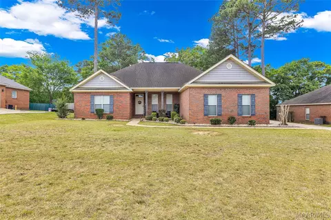 707 Pinetuckett Pkwy, Deatsville, AL 36022