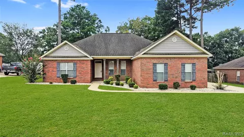 707 Pinetuckett Pkwy, Deatsville, AL 36022