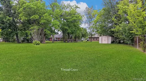 Exterior - 206 E Riding Rd, Montgomery, AL 36116 photo 3 of 4