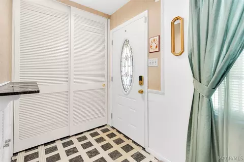 Entry Way - 206 E Riding Rd, Montgomery, AL 36116 photo 1 of 2