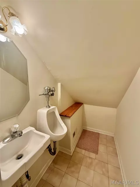 Bath - 9 Chambliss Dr, Selma, AL 36701 photo 7 of 15