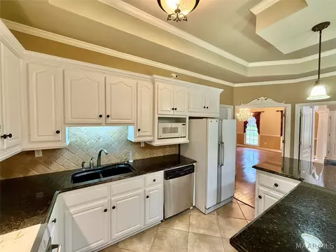 Kitchen - 9 Chambliss Dr, Selma, AL 36701 photo 5 of 6