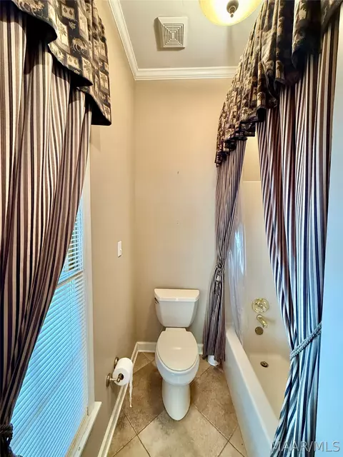 Bath - 9 Chambliss Dr, Selma, AL 36701 photo 3 of 15