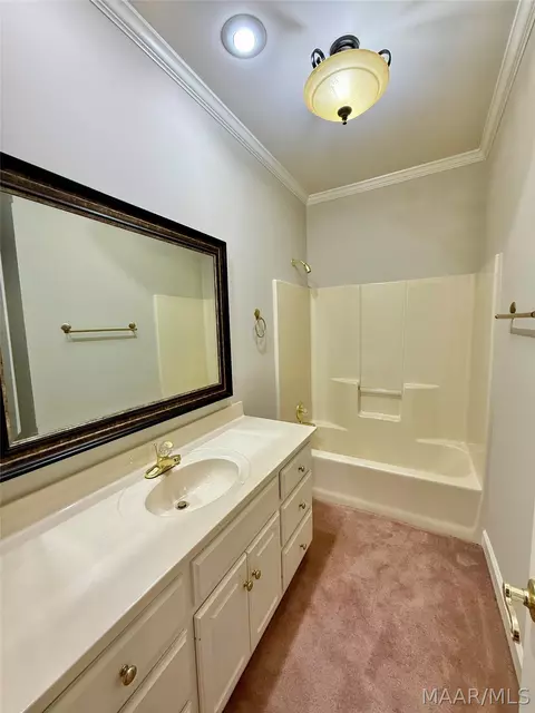 Bath - 9 Chambliss Dr, Selma, AL 36701 photo 4 of 15