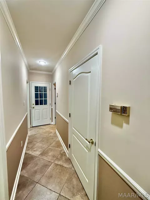 Entry Way - 9 Chambliss Dr, Selma, AL 36701 photo 6 of 9