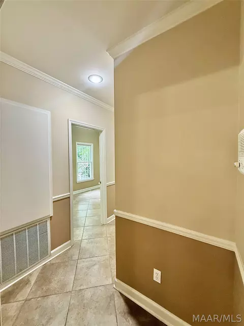 Entry Way - 9 Chambliss Dr, Selma, AL 36701 photo 7 of 9