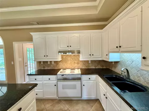 Kitchen - 9 Chambliss Dr, Selma, AL 36701 photo 3 of 6