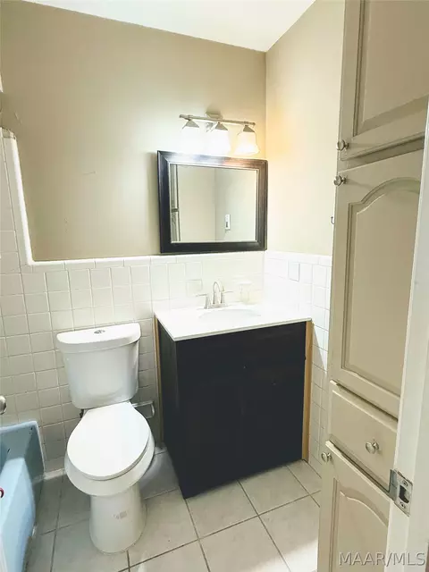 Bath - 3621 Robert E Lee Dr, Millbrook, AL 36054 photo 2 of 2