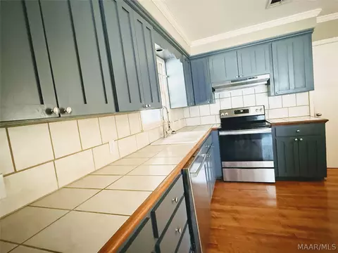 Kitchen - 3621 Robert E Lee Dr, Millbrook, AL 36054 photo 3 of 6