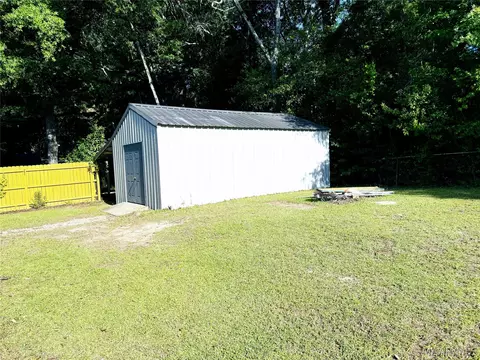 Exterior - 3621 Robert E Lee Dr, Millbrook, AL 36054 photo 7 of 8