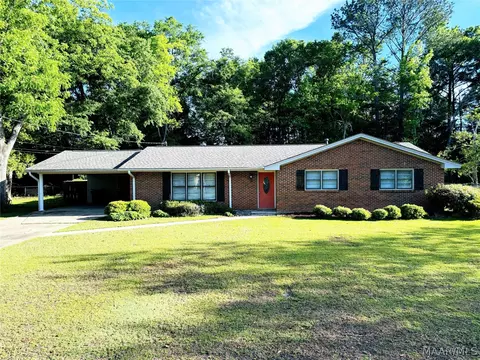 3621 Robert E Lee Dr, Millbrook, AL 36054