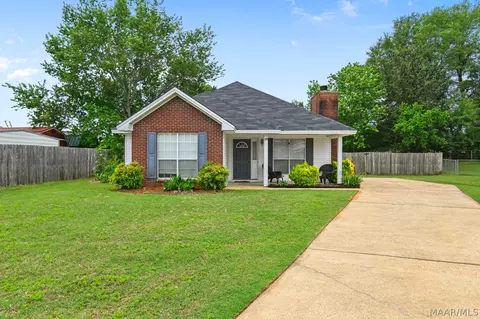 29 Foxdale Ct, Millbrook, AL 36054