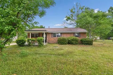 190 Lucky Town Loop, Elmore, AL 36025