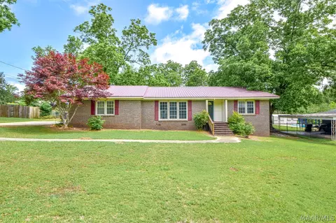1787 Eastwood Dr, Alexander City, AL 35010