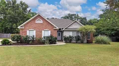 51 Lowery Ln, Deatsville, AL 36022
