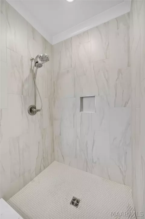 Bath - 96 Madix Dr, Eclectic, AL 36024 photo 4 of 6