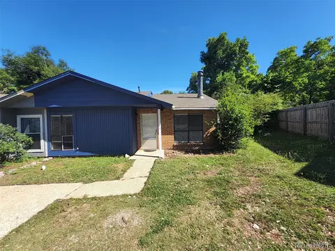 49 Glenwood Ct, Millbrook, AL 36054